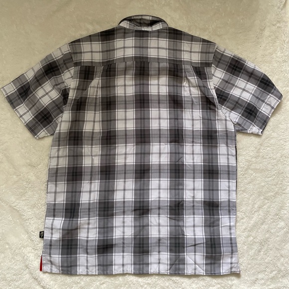 The North Face Button Up - Picture 9 of 9